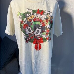 Disney Christmas T-Shirt Zuni Sportswear Mickey, Minnie Goofy Donald Daisy Pluto
